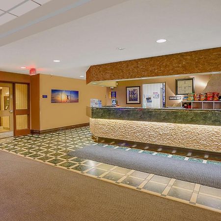 Days Inn By Wyndham Niagara Falls Lundys Lane Cataratas do Niágara Exterior foto