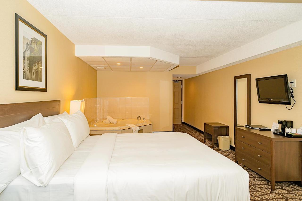 Days Inn By Wyndham Niagara Falls Lundys Lane Cataratas do Niágara Exterior foto