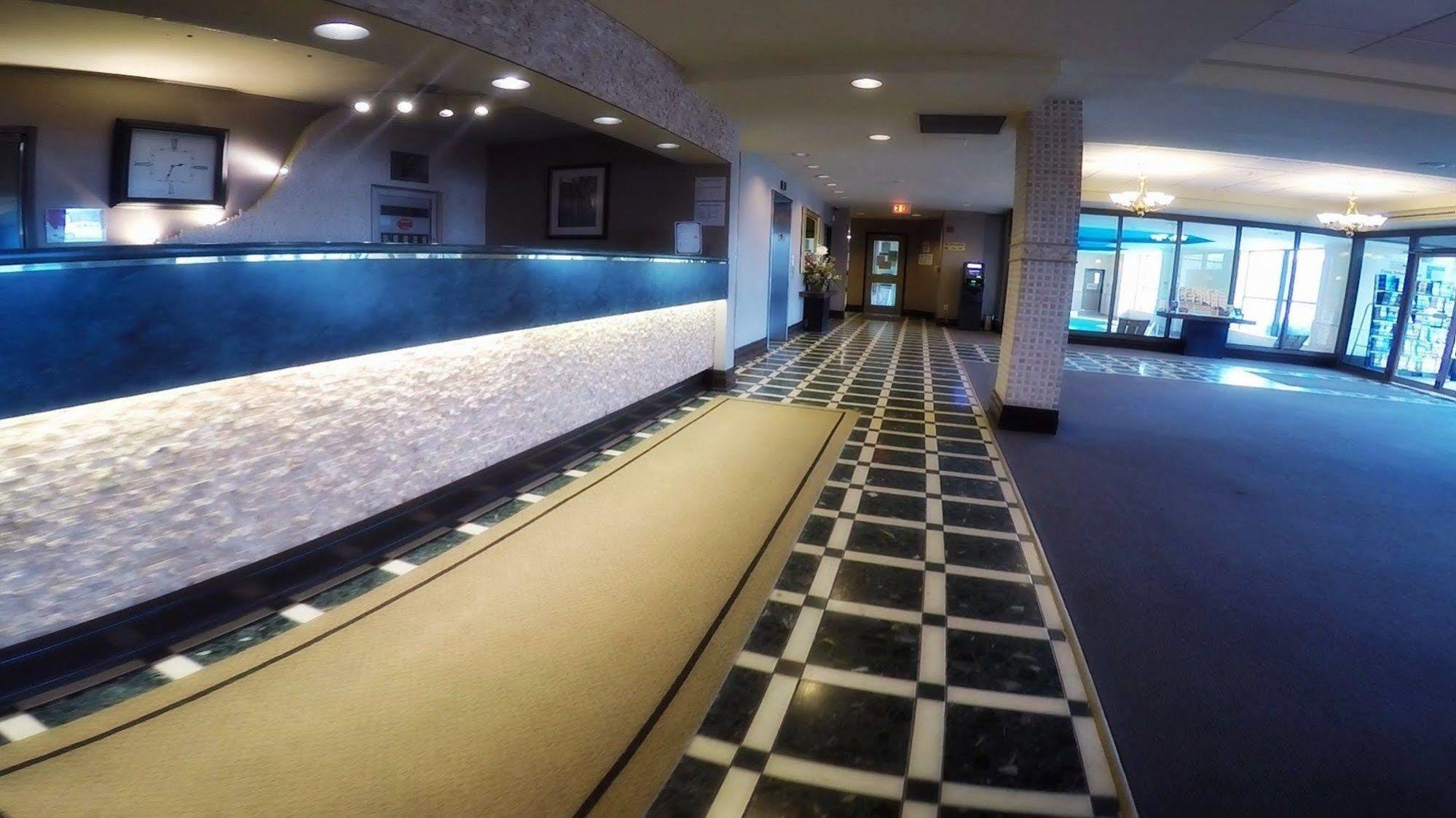 Days Inn By Wyndham Niagara Falls Lundys Lane Cataratas do Niágara Exterior foto