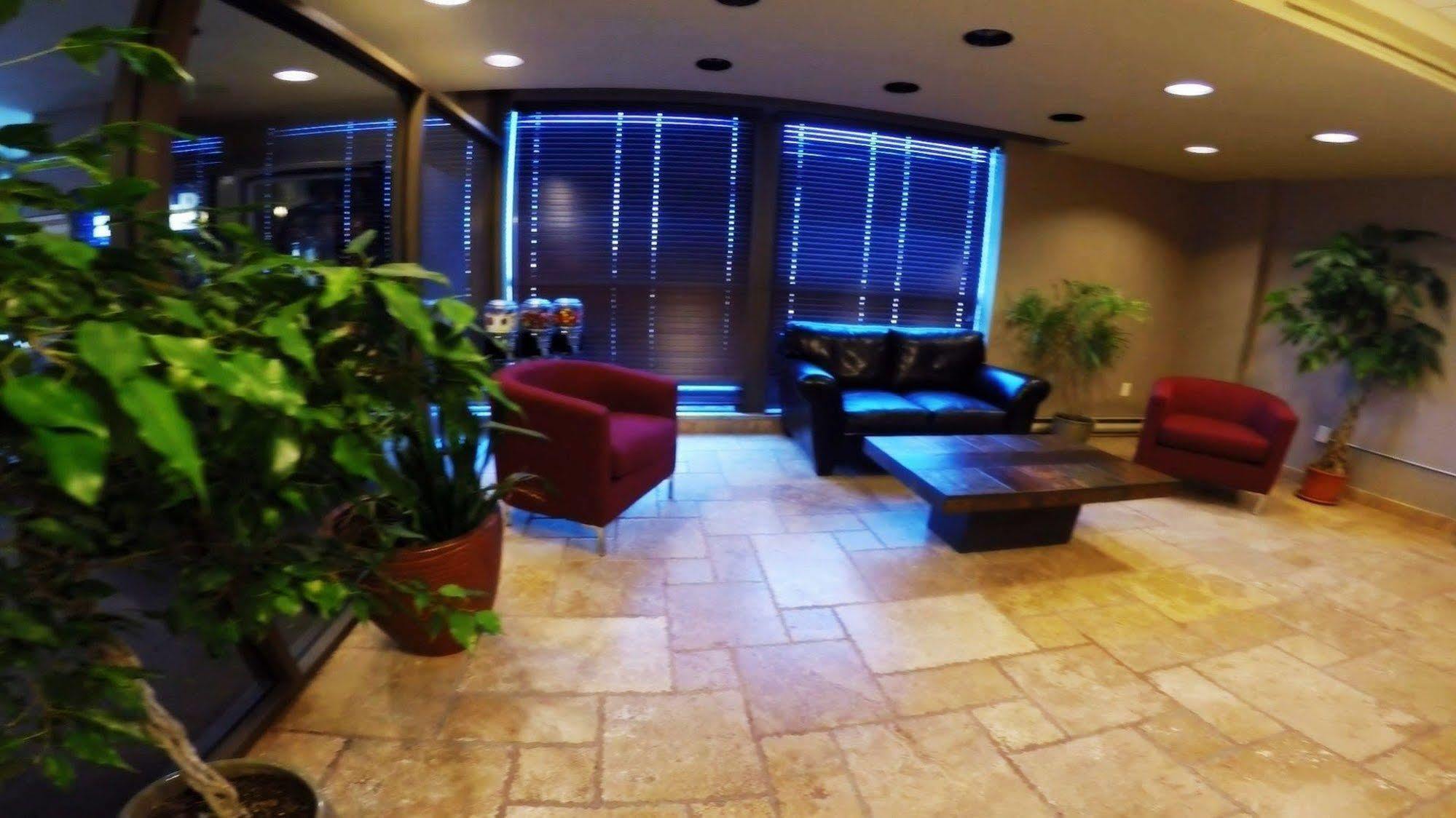 Days Inn By Wyndham Niagara Falls Lundys Lane Cataratas do Niágara Exterior foto