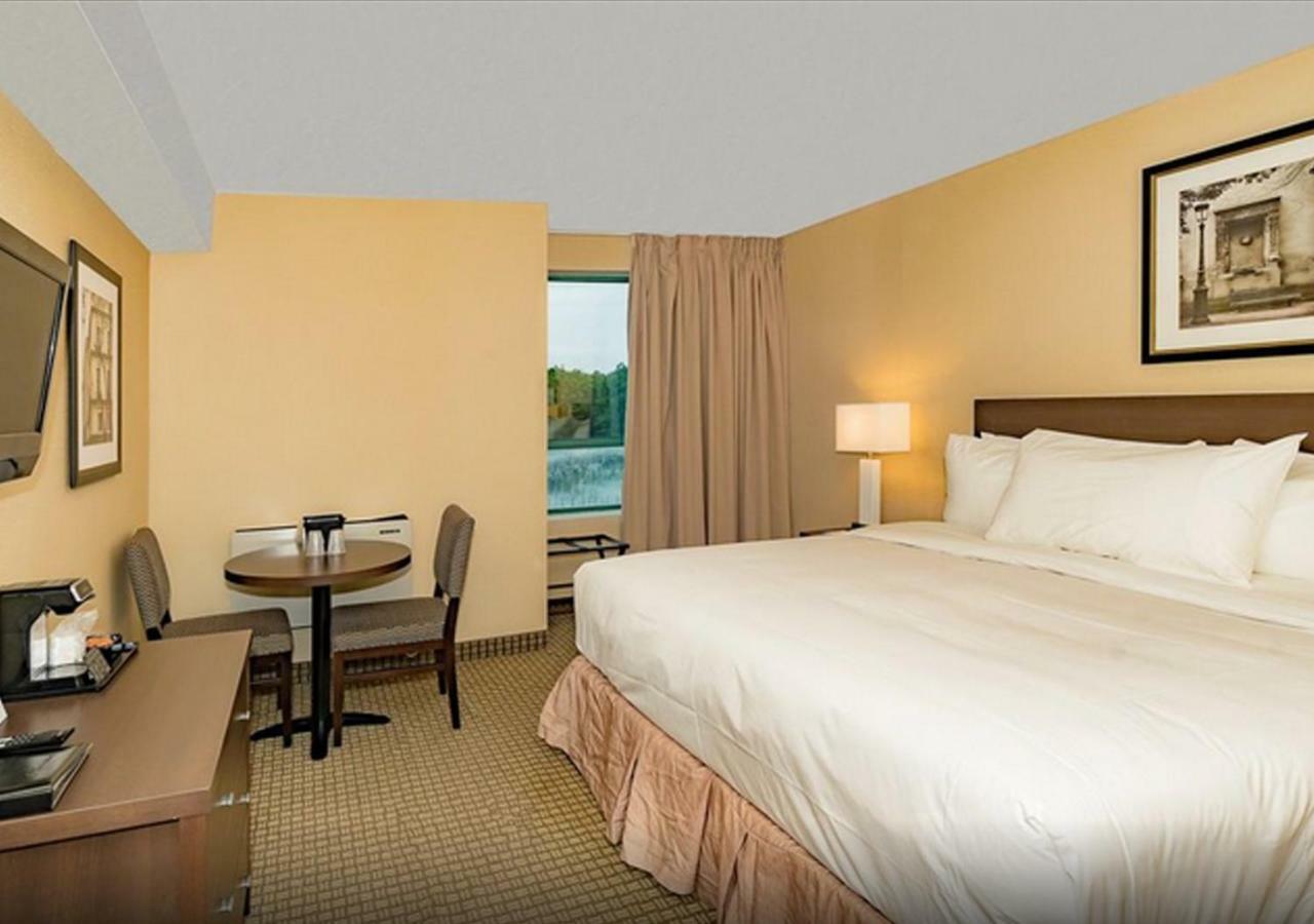 Days Inn By Wyndham Niagara Falls Lundys Lane Cataratas do Niágara Exterior foto