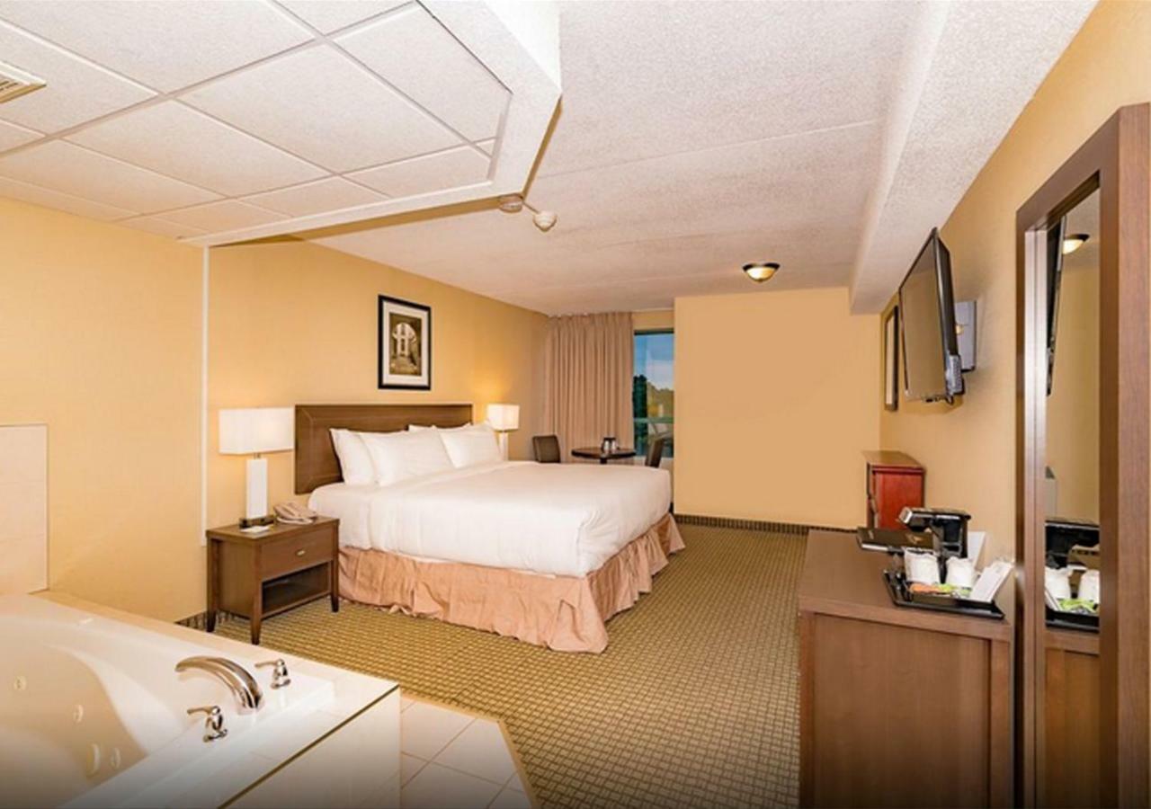 Days Inn By Wyndham Niagara Falls Lundys Lane Cataratas do Niágara Exterior foto