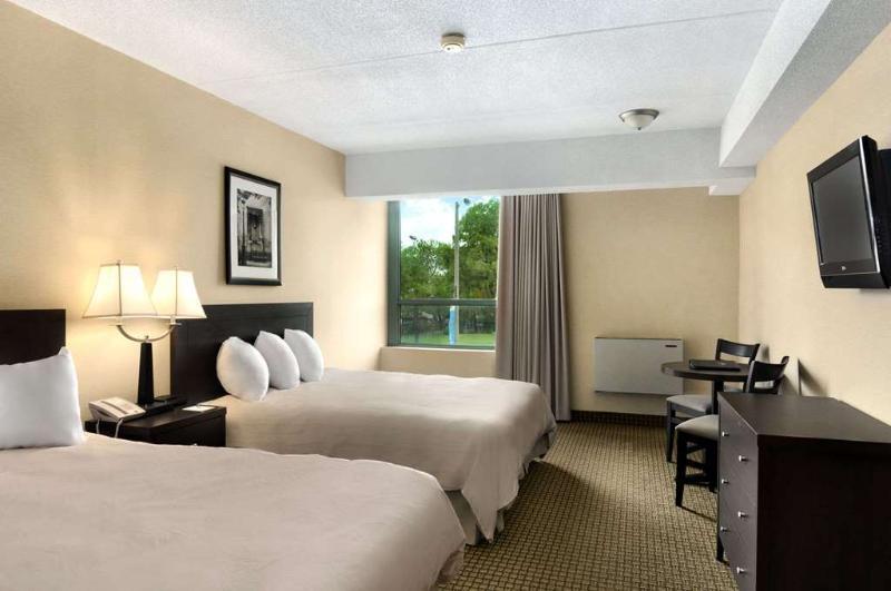 Days Inn By Wyndham Niagara Falls Lundys Lane Cataratas do Niágara Exterior foto